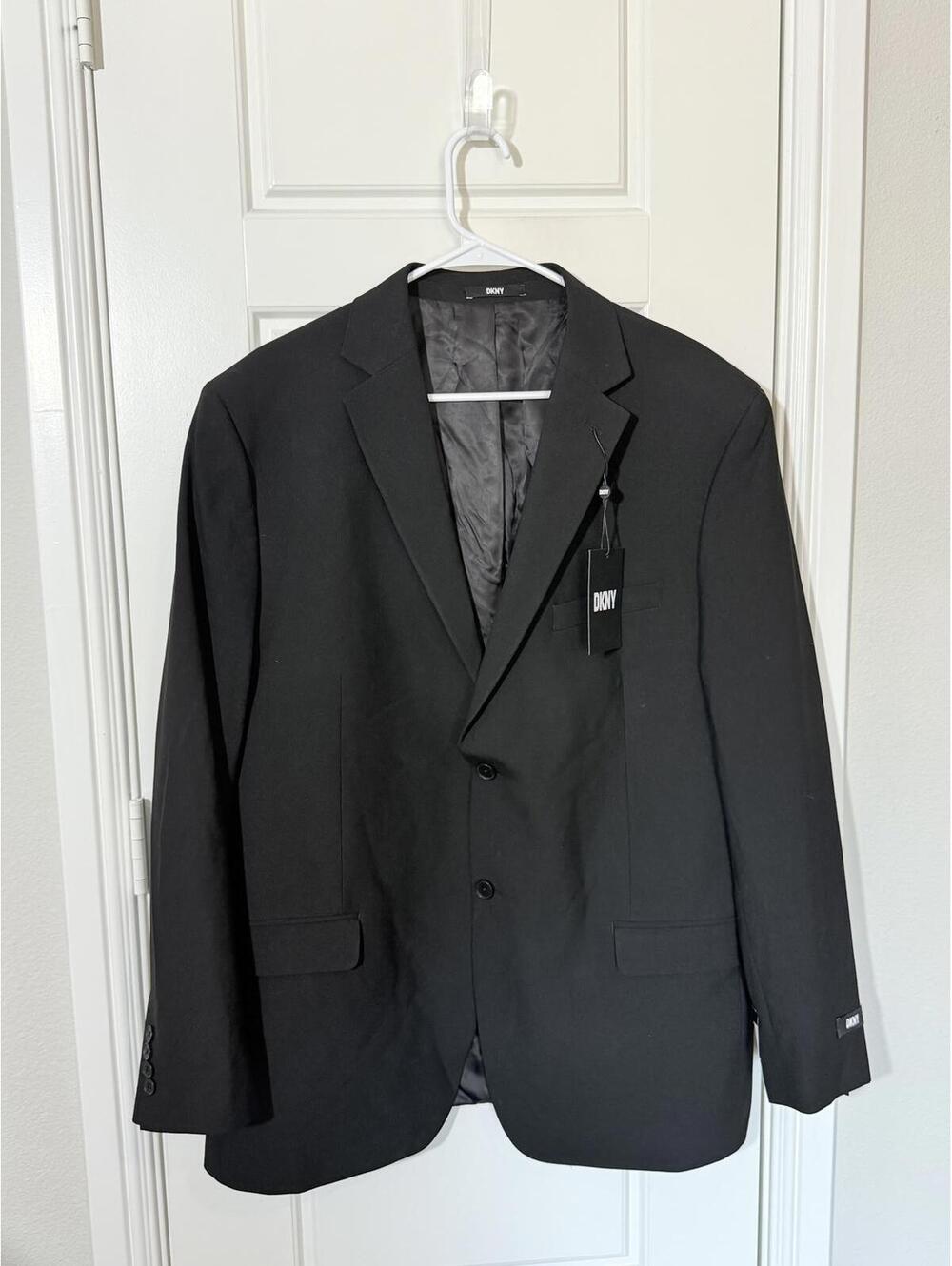 DKNY Men's Black Blazer 48R – Business Formal Suit Jacket M115